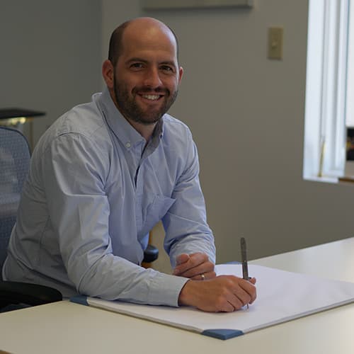 Kansas City jewelry, ring, gold, and diamond buyer Joseph Dolgin preparing to buy a diamond engagement ring.