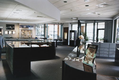 Expanded showroom photo of Dolgins Diamond Center