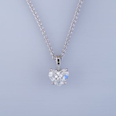 1 carat heart-shaped solitaire diamond pendant