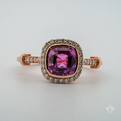 Pink Sapphire in Rose gold top view