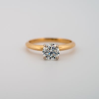 Solitaire Engagement Ring with 1 carat round diamond top view