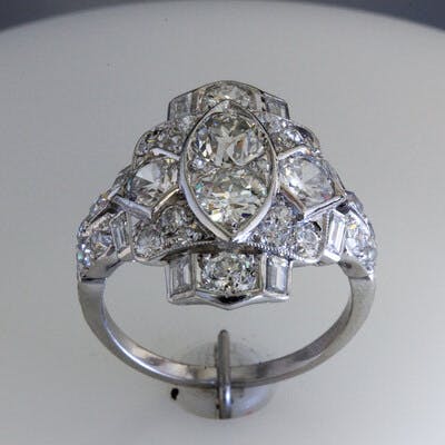 Platinum diamond antique ring profile/top view