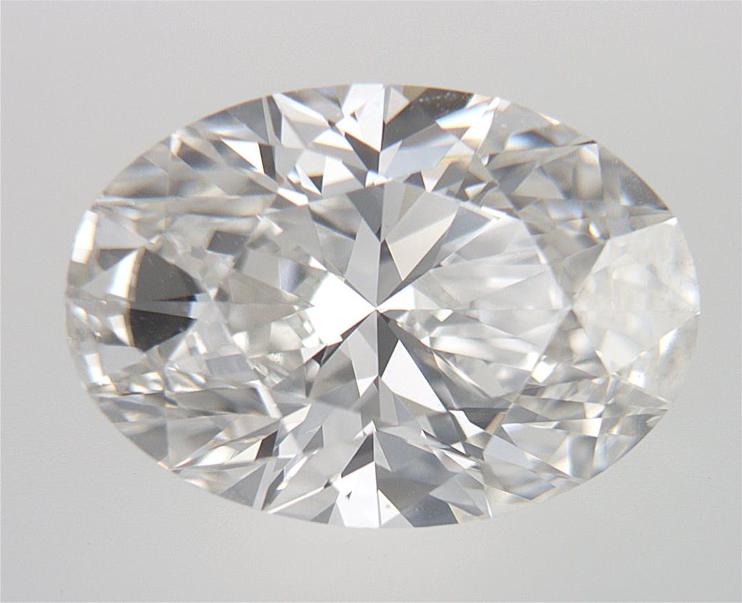 Top image of 5.01 carat OVAL diamond