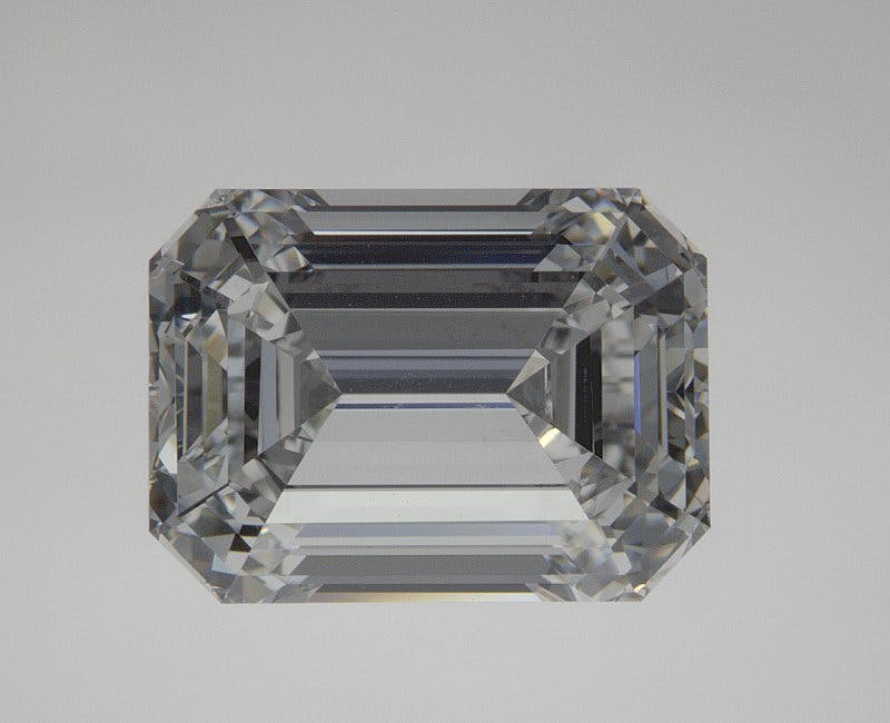Top image of 4 carat EMERALD CUT diamond